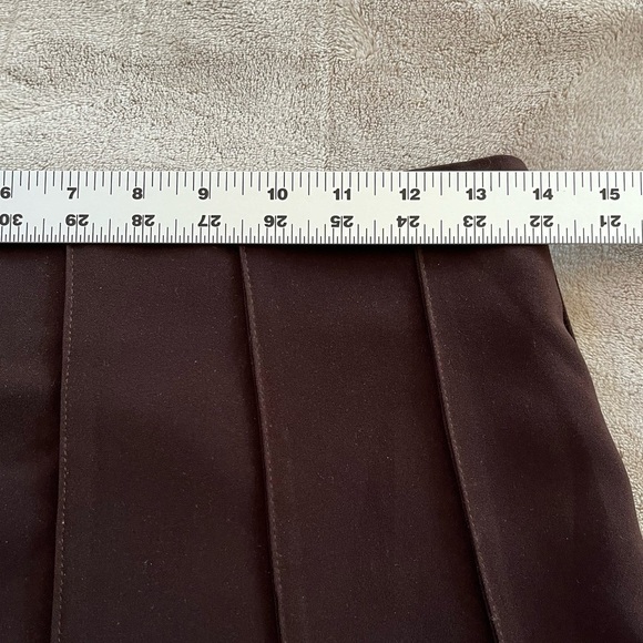 Vintage Kareal Paris Brown Pintucked Swing Skirt
Made in France Womens size 6 - Picture 12 of 13